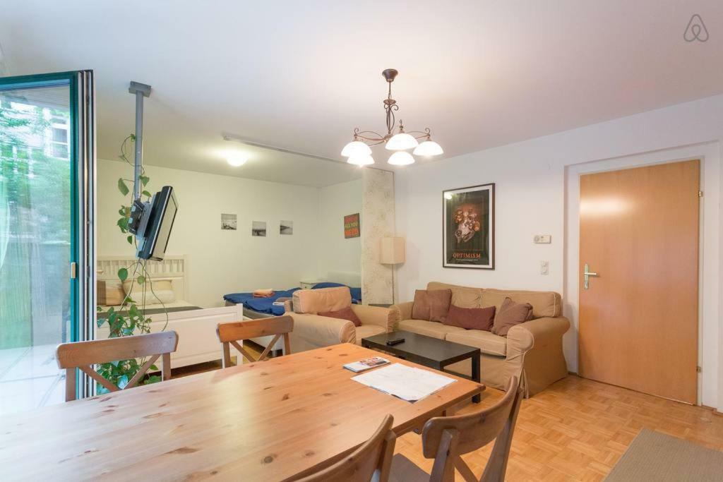 Relaxing Terrace Apartment In Lively Area Wina Bagian luar foto